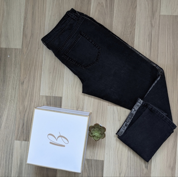 27 black jeans with detailing - Picture 2 of 2